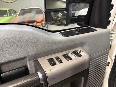 Used 2015 Ford F250 XLT w/ FX4 Off-Road Package AWD/4WD image 23