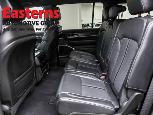Used 2022 Jeep Wagoneer Series II AWD/4WD image 21