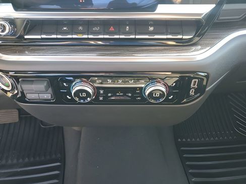 Used 2026 GMC Sierra 1500 Elevation image 33