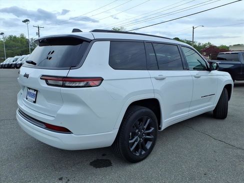 New 2026 Jeep Grand Cherokee L Limited AWD/4WD image 4