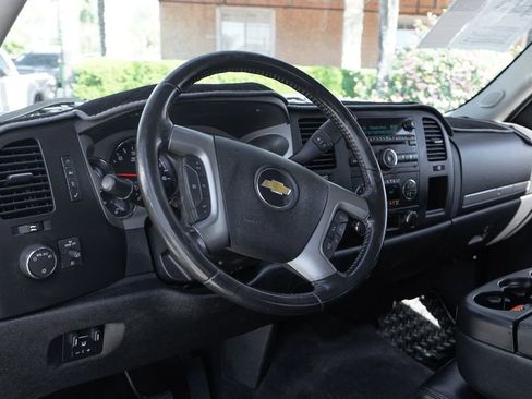 Used 2014 Chevrolet Silverado 2500 LT w/ Custom Sport Truck Package AWD/4WD image 17