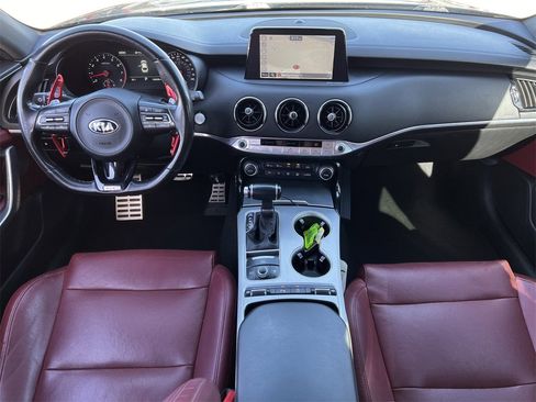 Used 2018 Kia Stinger GT1 image 9