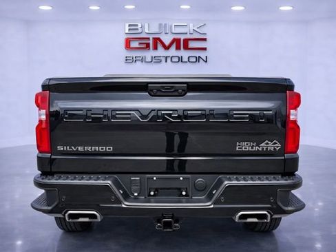 Used 2023 Chevrolet Silverado 1500 High Country w/ Technology Package image 8