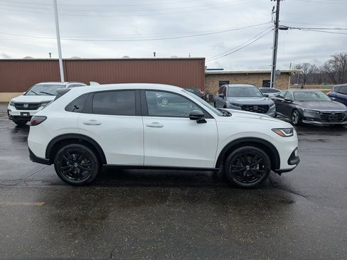 New 2026 Honda HR-V Sport image 2