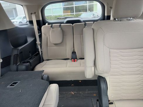 Used 2020 Ford Explorer XLT image 8