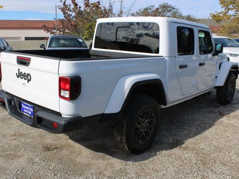 New 2026 Jeep Gladiator Sport image 4