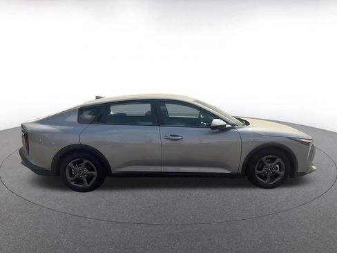 Used 2025 Kia K4 LXS image 16