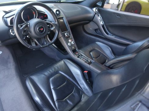 Used 2016 McLaren 650S Spider image 10