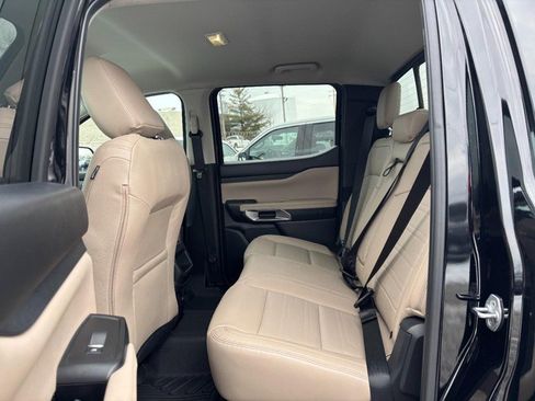 Used 2025 Ford Ranger Lariat w/ Chrome Accent Package image 12