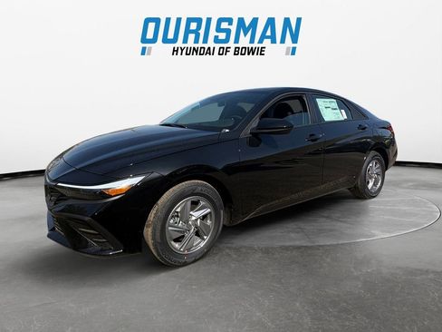 New 2026 Hyundai Elantra SE FWD image 2