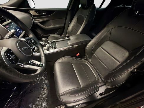 Used 2020 Jaguar XE R-Dynamic S image 11