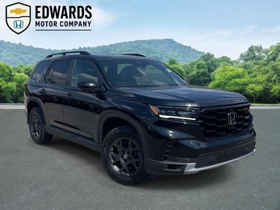Used 2025 Honda Pilot TrailSport