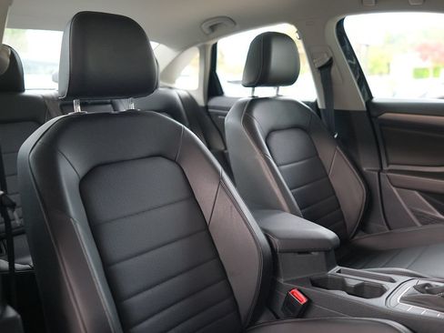 Used 2022 Volkswagen Jetta SE FWD image 28