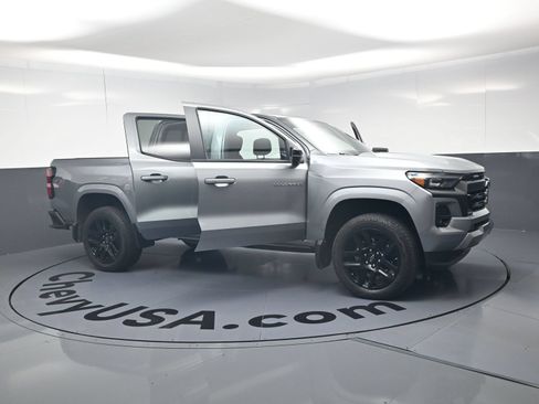 Used 2024 Chevrolet Colorado Z71 w/ Z71 Convenience Package 2 AWD/4WD image 24