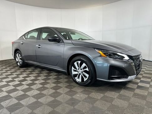 Certified 2025 Nissan Altima 2.5 S image 2