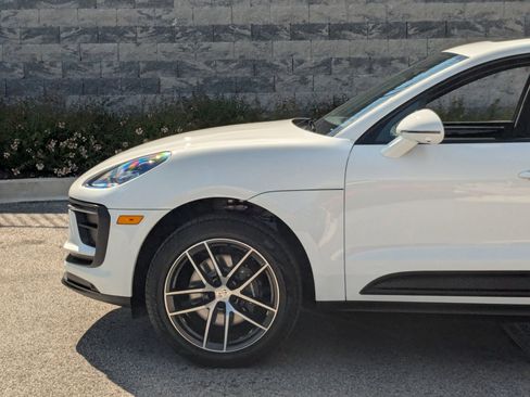 Certified 2026 Porsche Macan AWD/4WD image 11