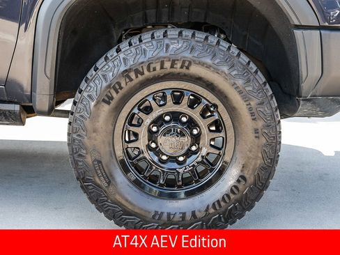 Used 2025 GMC Sierra 2500 AT4X w/ AT4X AEV Edition AWD/4WD image 9