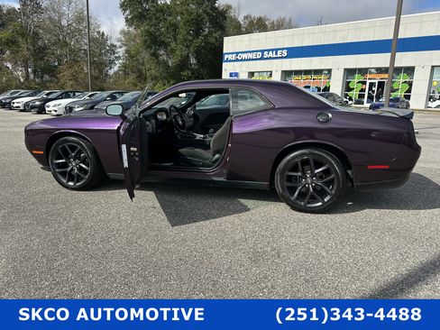 Used 2020 Dodge Challenger SXT w/ Blacktop Package image 30