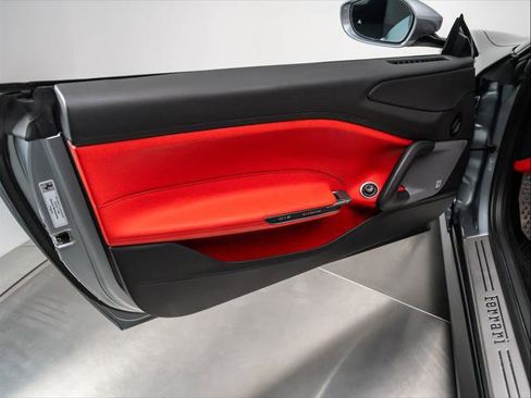 Used 2019 Ferrari GTC4Lusso image 25