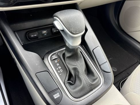 Used 2023 Kia Soul LX image 18