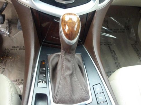 Used 2014 Cadillac SRX Luxury w/ Driver Awareness Package FWD image 26