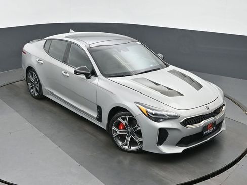 Used 2019 Kia Stinger GT2 image 32