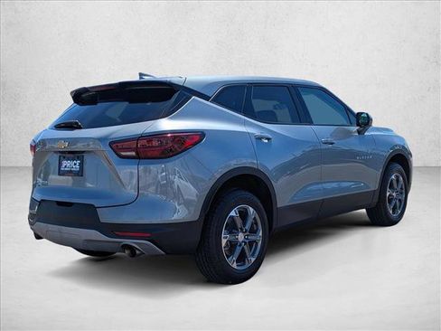 Used 2025 Chevrolet Blazer LT FWD image 5