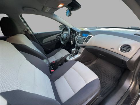 Used 2015 Chevrolet Cruze LS FWD image 31