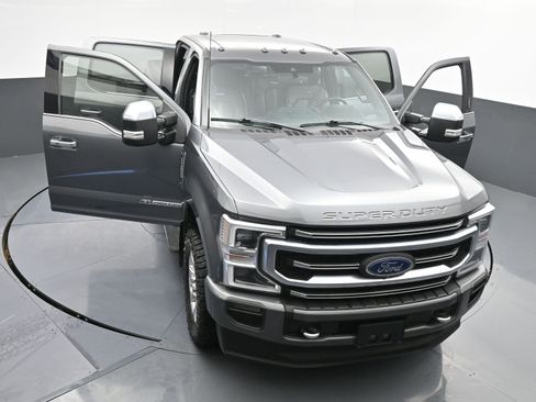 Used 2022 Ford F350 Platinum w/ FX4 Off-Road Package image 43