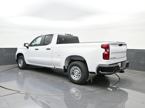 Used 2025 Chevrolet Silverado 1500 W/T w/ WT Value Package RWD image 5