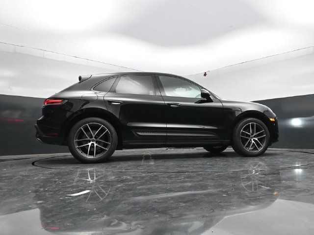 Used 2025 Porsche Macan AWD/4WD image 57