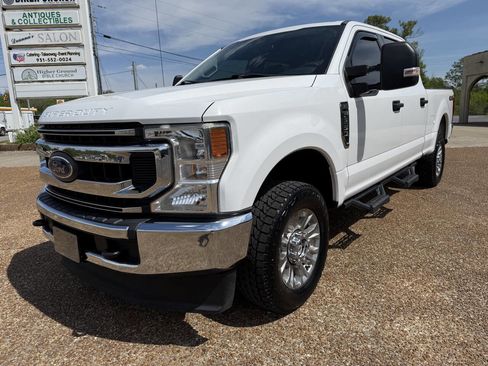 Used 2020 Ford F250 XLT image 1