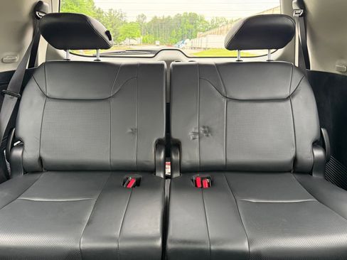 Used 2015 Lexus LX 570 4WD w/ Luxury Package image 41