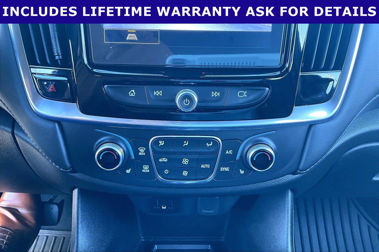 Used 2024 Chevrolet Traverse LT AWD/4WD image 27