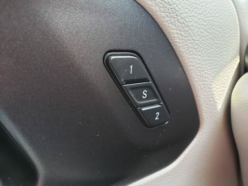 Used 2020 Chrysler Pacifica Limited w/ 8-pass Seating Package FWD image 25
