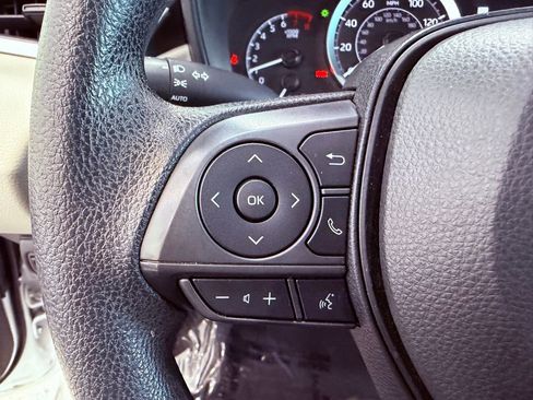 Used 2022 Toyota Corolla LE image 18