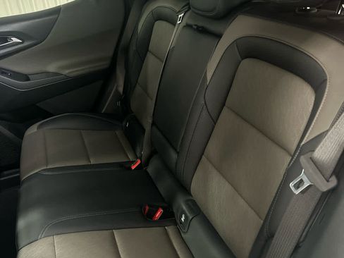 Used 2025 Chevrolet Equinox LT w/ Convenience Package II image 19