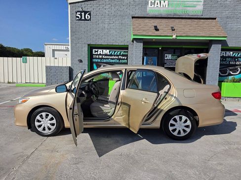 Used 2011 Toyota Corolla LE FWD image 32