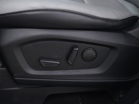 Used 2021 Ford Explorer XLT w/ Equipment Group 202A image 30