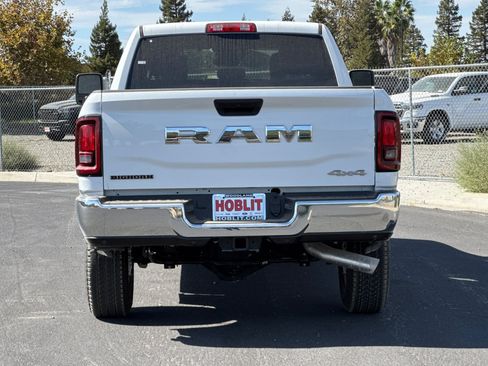 New 2026 RAM 2500 Big Horn AWD/4WD image 4