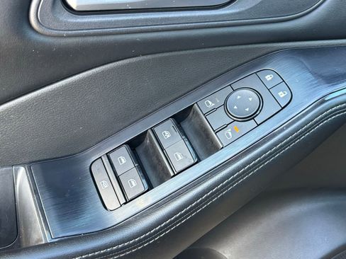 Used 2025 Nissan Rogue SV FWD image 13