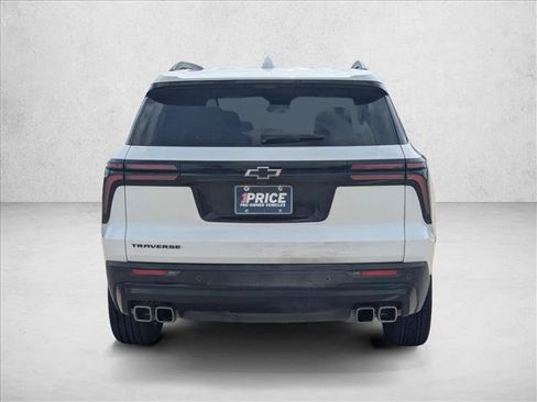 Used 2026 Chevrolet Traverse LT w/ Midnight/Sport Edition FWD image 5