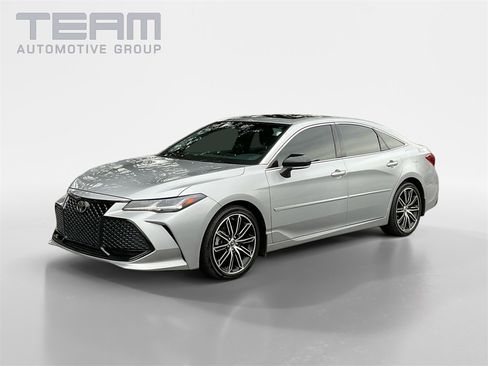 Used 2019 Toyota Avalon Touring image 3
