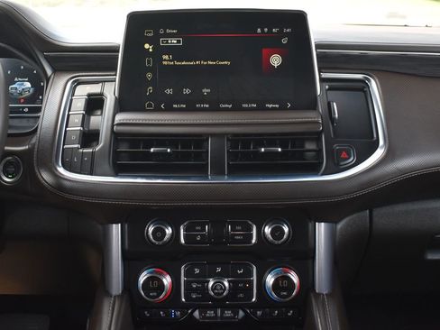 Used 2024 GMC Yukon XL SLT RWD image 19