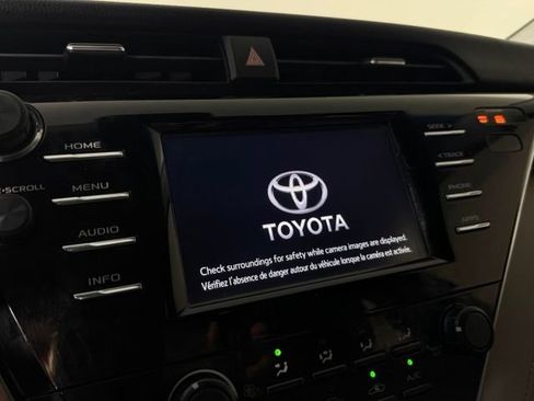 Used 2018 Toyota Camry LE w/ Convenience Package FWD image 18