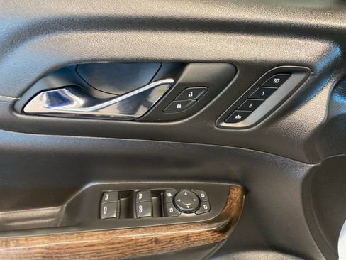 Used 2022 GMC Acadia Denali w/ Denali Technology Package image 31