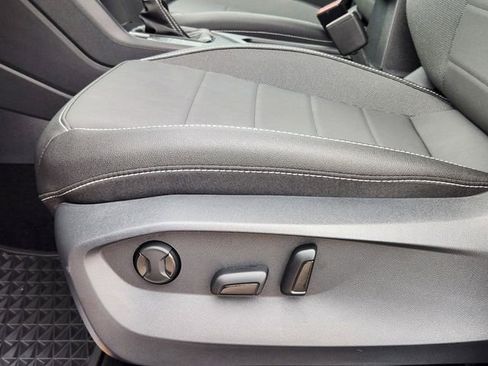 New 2024 Volkswagen Taos SE image 17