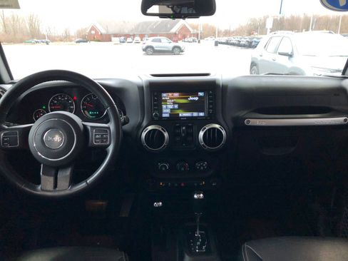 Used 2017 Jeep Wrangler Unlimited Sahara w/ Max Tow Package image 13