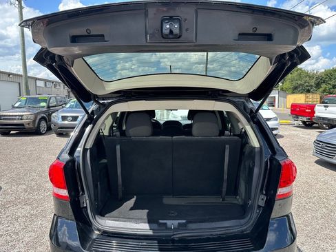 Used 2017 Dodge Journey SXT w/ Comfort/Convenience Group FWD image 19