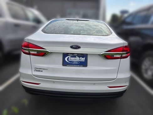 Used 2020 Ford Fusion SE FWD image 7